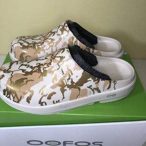 Gold Patterned OOFOS Clogs
